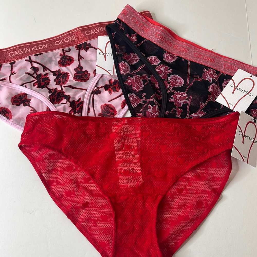 Calvin Klein Valentines Day Bikini Panties - 3 Pairs Size Small / 5